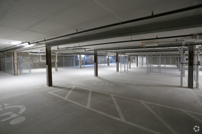 Garage - Beatrice 1900 Washington