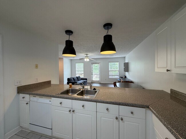 1477 N. Donahue, Unit 3901