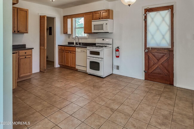 Photo - 202 Keller St