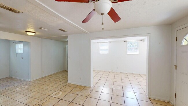 Photo - 370 Gwinnett Rd