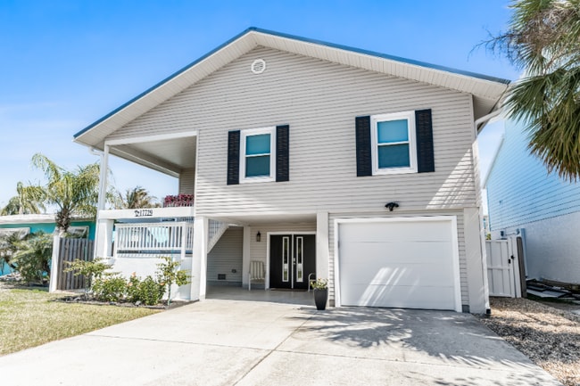 Photo - 17729 1st St E