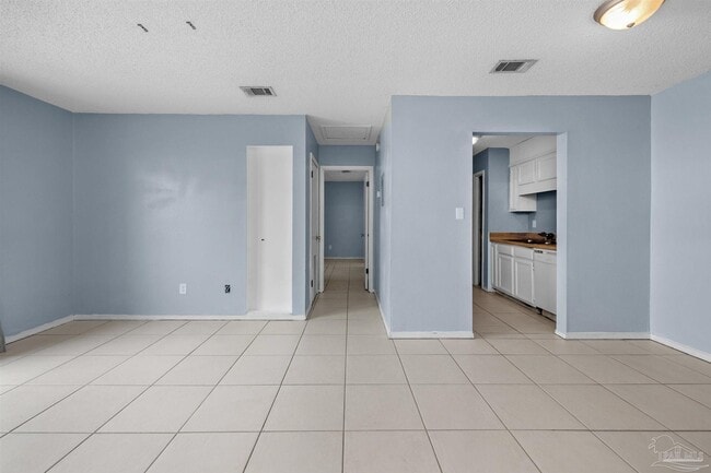 Photo - 1555 Green Briar Pkwy