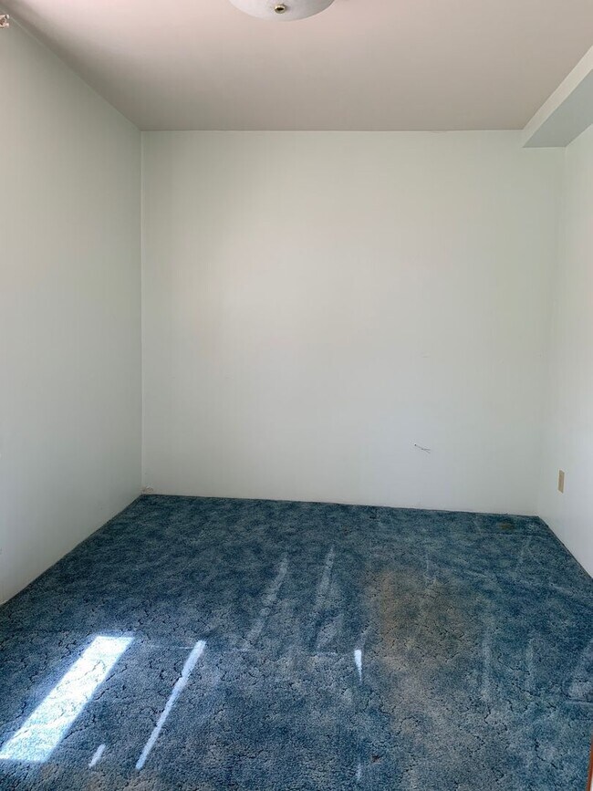 Farmhouse in Willard City Schools Rental House Rental in Willard, OH