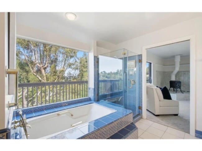 Building Photo - 3 Bedroom 3 Bathroom for Rent