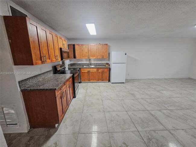 Photo - 5615 NW 27th Ct Unit 5615