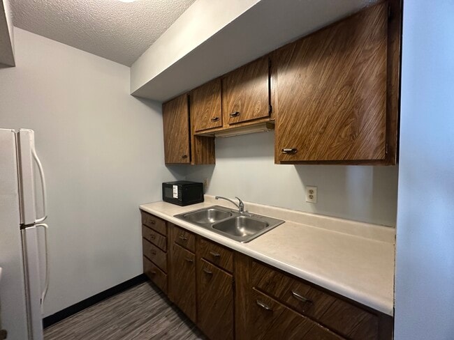 Photo - 123-16 Attica-W