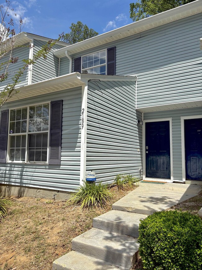 Building Photo - 2189 Timberwood Cir N