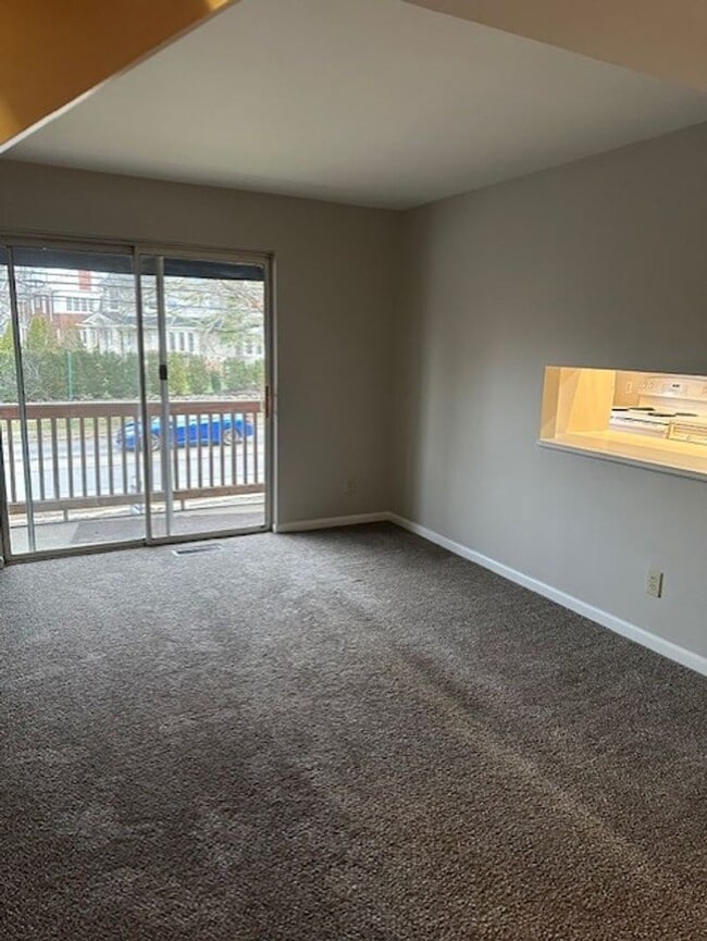 Photo - Two Bedroom Apartment for Rent - Marble Cliff/Grandview Unit 1989-C