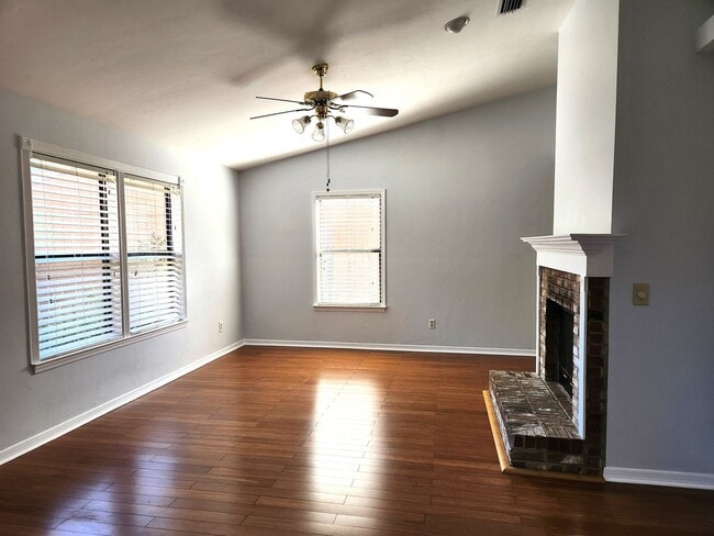 Photo - Move in Ready in NW Gainesville!