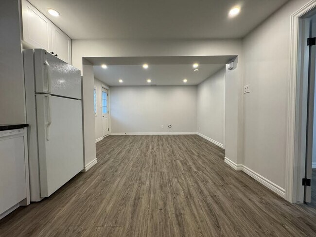 Photo - Basement-74 Peel St Barrie Ontario L4M 3L4