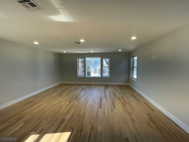 Photo - 119-121 Lewis St Unidad 2