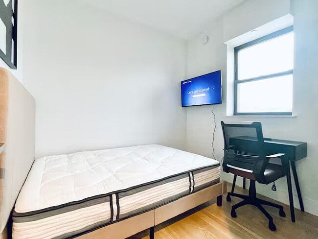 Photo - Furnished room/NOT APARTMENT Unit 6D