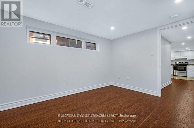 Photo - 2095 Haig Dr