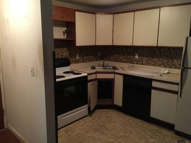 Photo - 102 Oakwood Ave