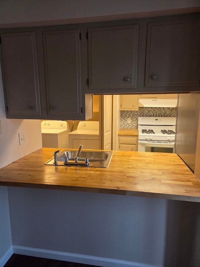 Photo - 524 Mercer Rd