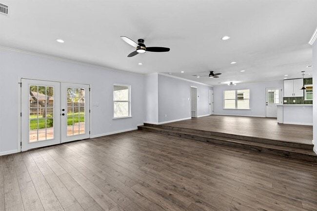 Photo - 1307 Yorkshire Dr