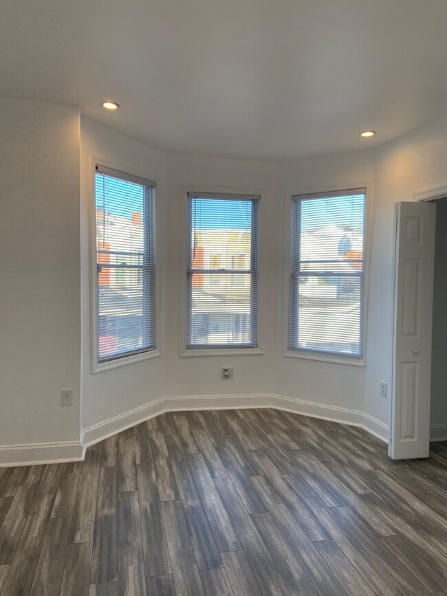 Photo - 549 S Salford St