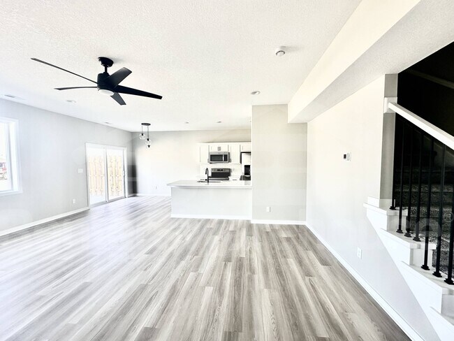 Photo - 7000 Lake Hill Dr