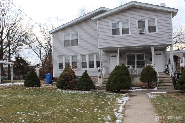 Building Photo - 899 Green St Unit 1st