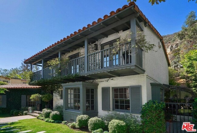 Building Photo - 2097 Outpost Dr