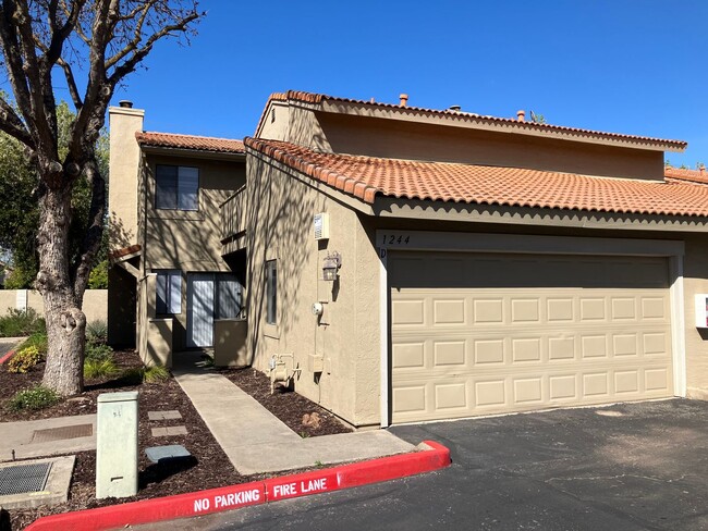 Photo - 1244 W Roseburg Ave Townhome