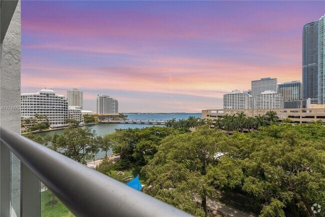Building Photo - 495 Brickell Ave Unit 807 Rental