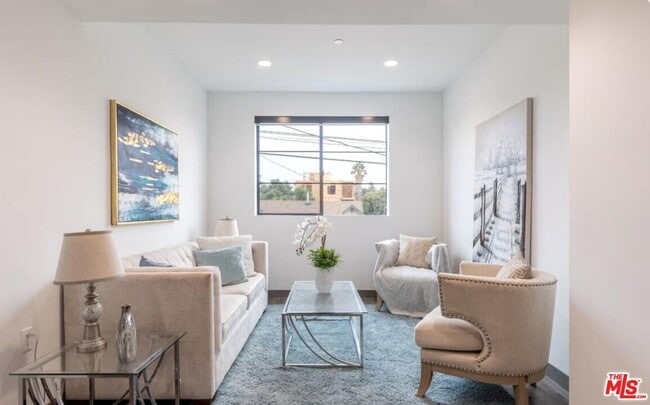 Photo - 552 N Hobart Blvd Unit 208