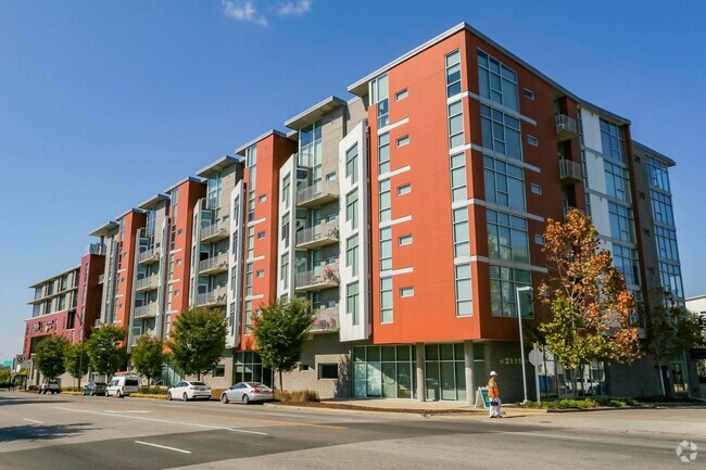 Building Photo - Charming Apartment in Nashville! Unit #509