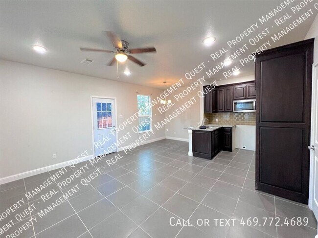 Photo - 102 Robbins St Unidad C