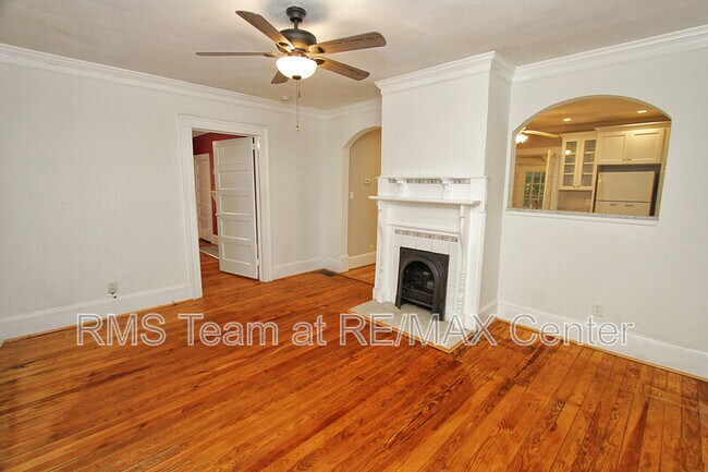 Photo - 2874 Burden St NW