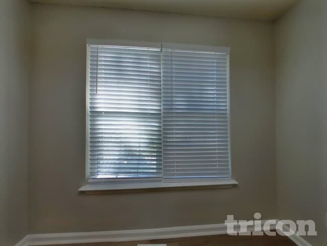 Photo - 3350 Slate Dr