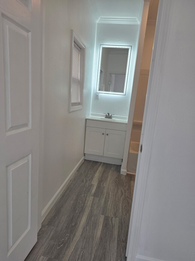 Photo - 1844 Line Ave Unit 1