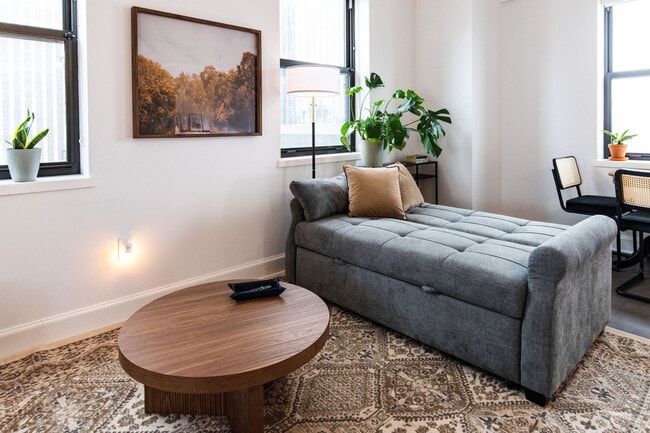 758 North Broadway-SI ID1379067P