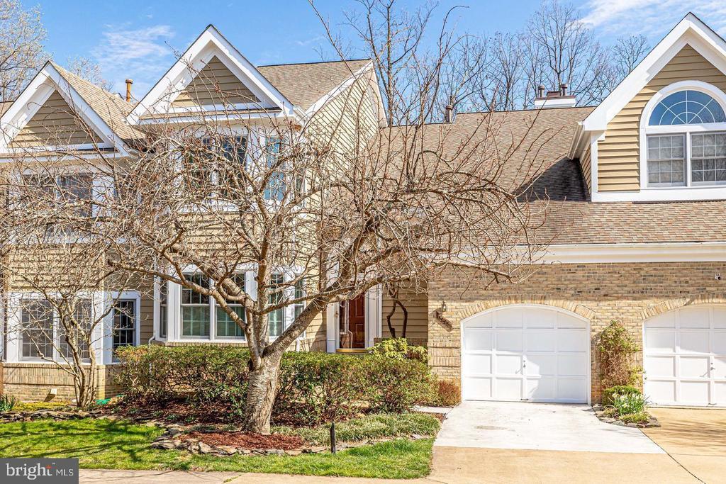 Photo - 1223 Woodbrook Ct Townhome