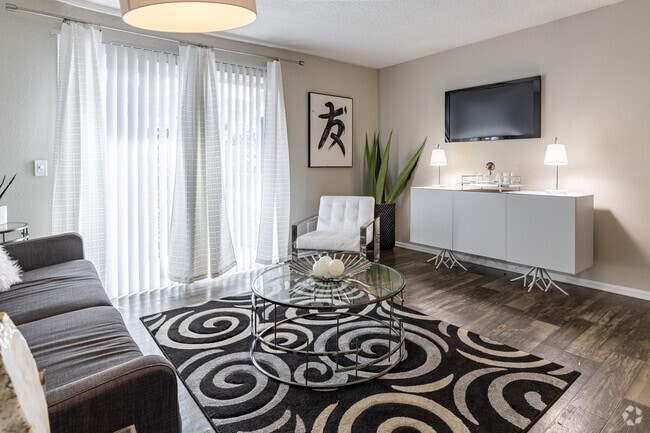 2BR, 1.5BA - 1010SF