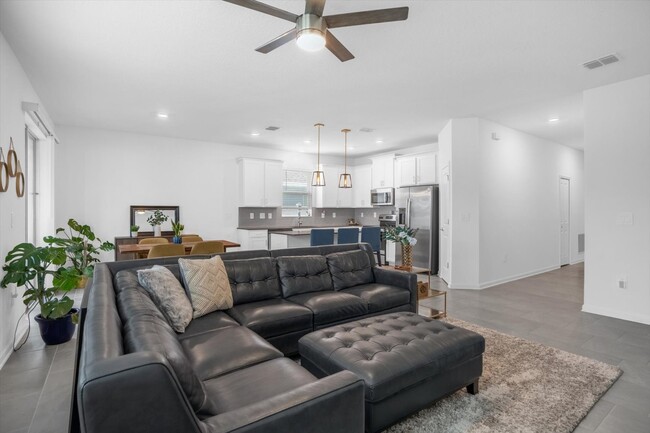 Photo - 1820 Church Lake St