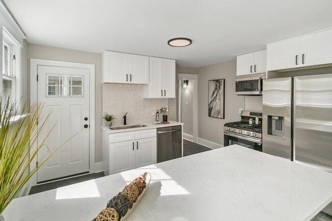 Photo - 1525 Burr Oak Rd