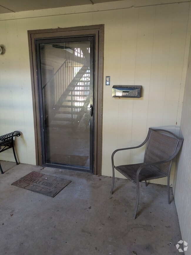 Building Photo - 6550 N Meridian Ave Unit 102 Rental