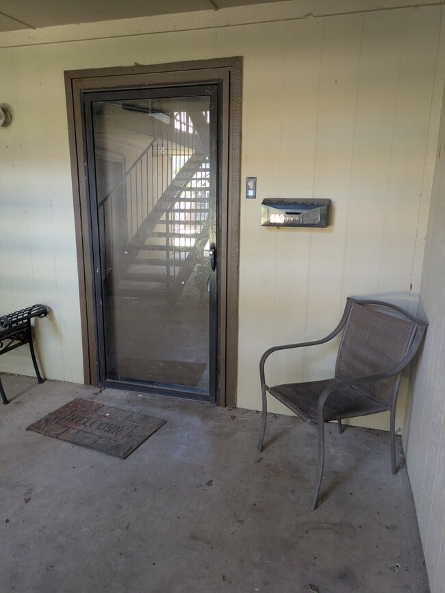 Building Photo - 6550 N Meridian Ave Unit 102 Rental