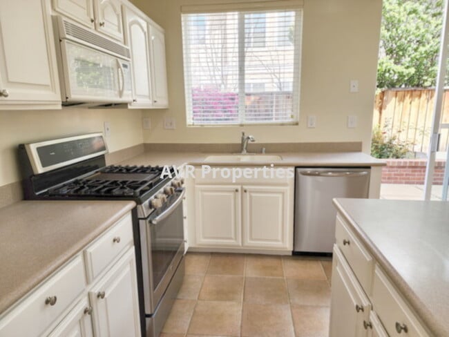 Photo - Beautiful four bedrooms, three bathrooms and three car garage Dublin home