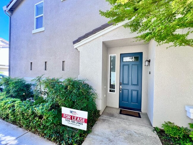 Building Photo - $2,295 Herndon & Armstrong, 2 Bedroom Cond... Rental