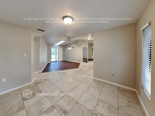 Photo - 2118 Amarillo Ln