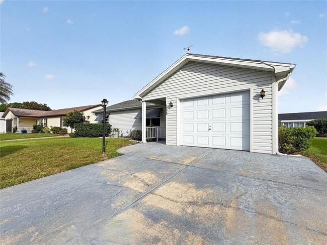Photo - 1222 Santos Pl