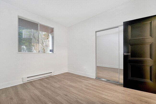 Photo - 1360 Hornby Street