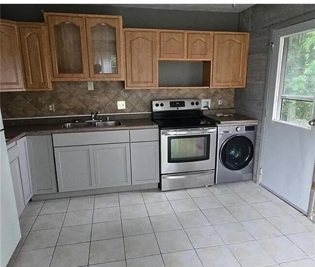 Photo - 584 Cedardale Dr