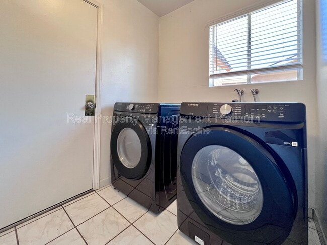 Photo - 404 N Villa Ave