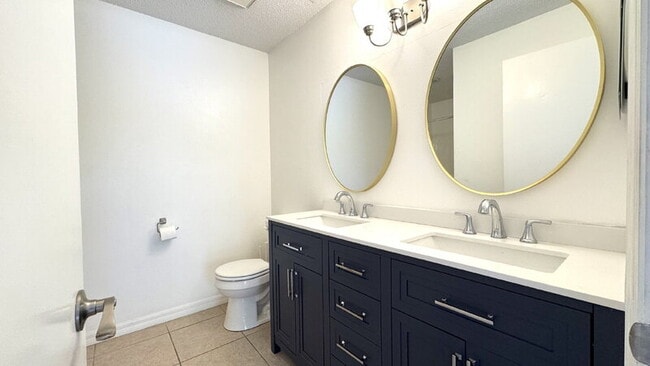 Building Photo - 3960 Oak Trail Run Unit 3107