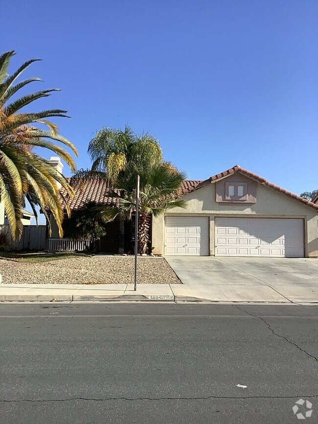 Building Photo - Charming 4-Bedroom, 2 Bath Home with Open ...