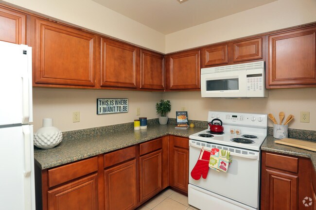Kitchen with Ample Storage Space | Apartments in Owasso OK | Villas at Bailey Ranch