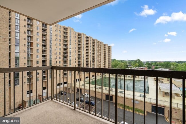 Building Photo - 4500 S Four Mile Run Dr Unit 413